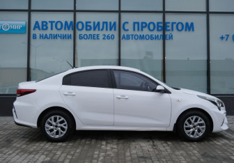 Подержанный автомобиль Kia Rio Sedan 2022 года (6 фото)
