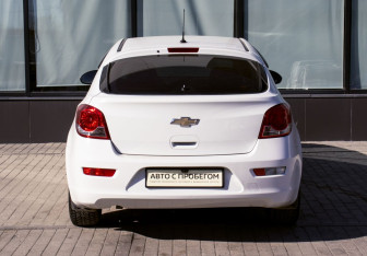 Подержанный автомобиль Chevrolet Cruze Hatchback 2012 года (4 фото)
