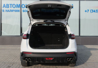 Подержанный автомобиль Geely Coolray 2021 года (18 фото)