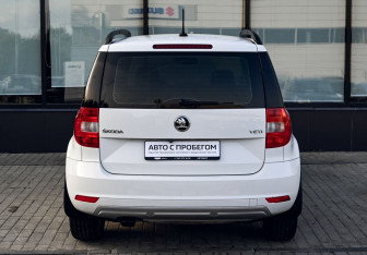 Подержанный автомобиль Skoda Yeti 2017 года (4 фото)