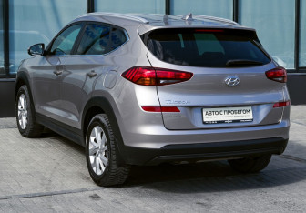 Подержанный автомобиль Hyundai Tucson 2020 года (3 фото)