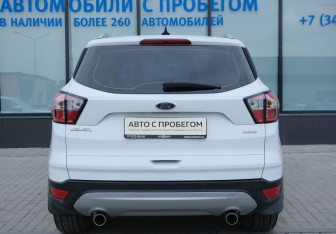 Подержанный автомобиль Ford Kuga 2017 года (4 фото)