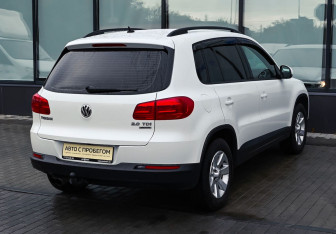 Подержанный автомобиль Volkswagen Tiguan 2014 года (19 фото)