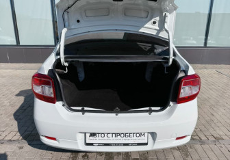 Подержанный автомобиль Renault Logan Sedan 2016 года (17 фото)