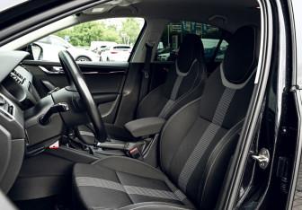 Подержанный автомобиль Skoda Octavia Liftback 2020 года (16 фото)