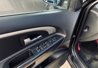 Подержанный автомобиль Kia Ceed Hatchback 2012 года (12 фото)