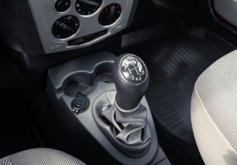 Подержанный автомобиль Renault Logan Sedan 2009 года (3 фото)