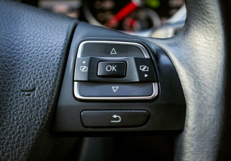 Подержанный автомобиль Volkswagen Passat Sedan 2011 года (13 фото)