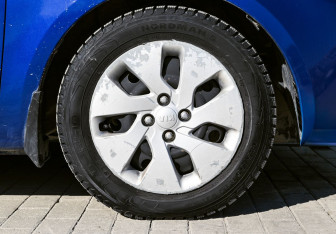 Подержанный автомобиль Kia Rio Sedan 2013 года (19 фото)