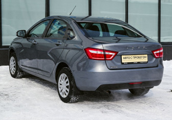 Подержанный автомобиль LADA (ВАЗ) Vesta Sedan 2021 года (3 фото)
