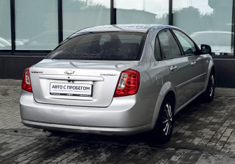 Подержанный автомобиль Chevrolet Lacetti Sedan 2011 года (5 фото)