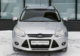 Подержанный автомобиль Ford Focus Hatchback 2011 года (8 фото)