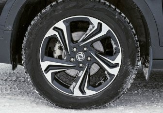 Подержанный автомобиль DongFeng AX7 2018 года (21 фото)