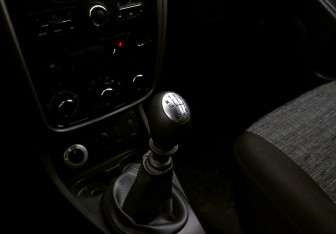 Подержанный автомобиль Renault Duster 2014 года (10 фото)