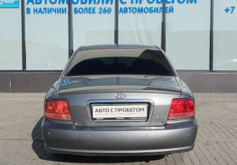 Подержанный автомобиль Hyundai Sonata 2006 года (4 фото)