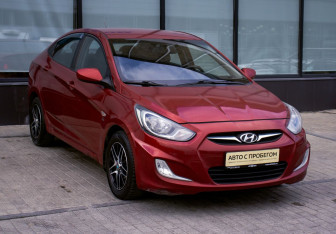 Подержанный автомобиль Hyundai Solaris Sedan 2011 года (7 фото)