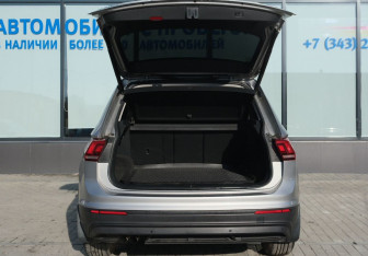 Подержанный автомобиль Volkswagen Tiguan 2020 года (20 фото)