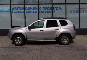 Подержанный автомобиль Renault Duster 2012 года (2 фото)