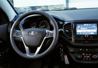 Подержанный автомобиль LADA (ВАЗ) Vesta Sedan 2017 года (19 фото)