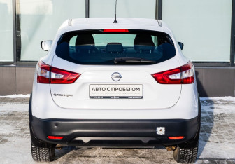 Подержанный автомобиль Nissan Qashqai 2016 года (4 фото)