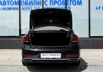 Подержанный автомобиль Kia K7 2020 года (22 фото)