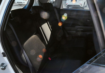 Подержанный автомобиль Mitsubishi RVR Suv 2013 года (16 фото)
