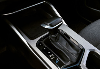 Подержанный автомобиль Geely Emgrand 2023 года (9 фото)