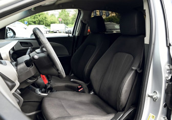 Подержанный автомобиль Chevrolet Aveo Sedan 2012 года (14 фото)