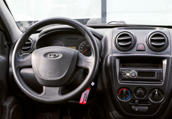 Подержанный автомобиль LADA (ВАЗ) Granta Sedan 2012 года (17 фото)