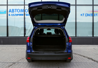 Подержанный автомобиль Ford Focus Wagon 2018 года (20 фото)