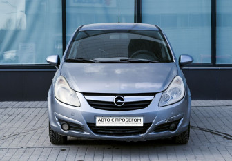Подержанный автомобиль Opel Corsa 2007 года (8 фото)