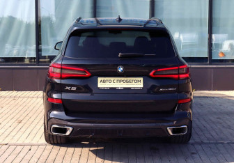 Подержанный автомобиль BMW X5 2020 года (4 фото)