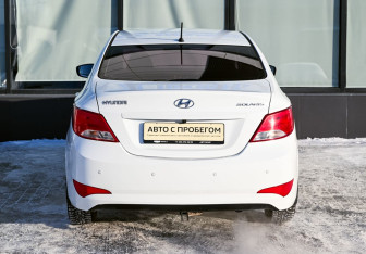 Подержанный автомобиль Hyundai Solaris Sedan 2015 года (4 фото)