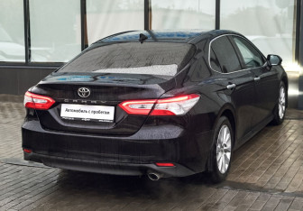 Подержанный автомобиль Toyota Camry Sedan 2019 года (5 фото)