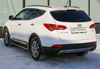 Подержанный автомобиль Hyundai Santa Fe 2013 года (3 фото)