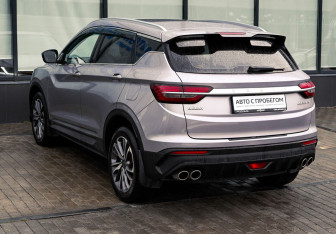 Подержанный автомобиль Geely Coolray 2020 года (3 фото)