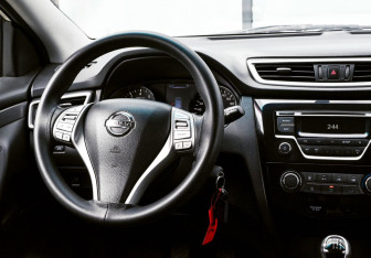 Подержанный автомобиль Nissan Qashqai 2014 года (19 фото)