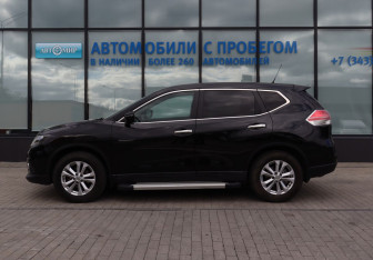 Подержанный автомобиль Nissan X-Trail 2015 года (2 фото)