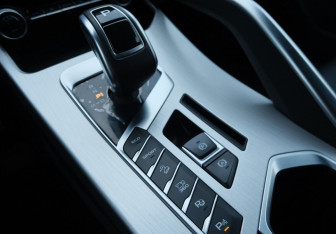 Подержанный автомобиль Geely Coolray 2021 года (14 фото)