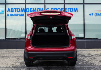 Подержанный автомобиль Nissan Qashqai 2014 года (13 фото)