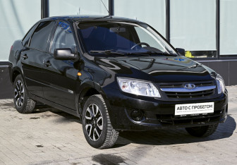 Подержанный автомобиль LADA (ВАЗ) Granta Sedan 2013 года (7 фото)
