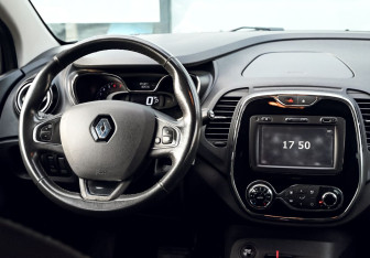 Подержанный автомобиль Renault Kaptur 2017 года (20 фото)