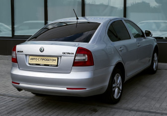 Подержанный автомобиль Skoda Octavia Liftback 2012 года (5 фото)