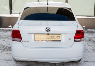 Подержанный автомобиль Volkswagen Polo Sedan 2015 года (4 фото)