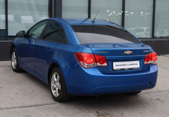 Подержанный автомобиль Chevrolet Cruze Sedan 2011 года (3 фото)