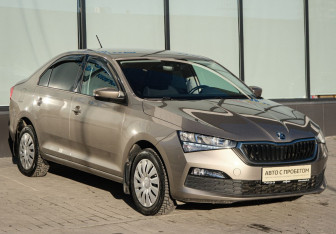 Подержанный автомобиль Skoda Rapid Liftback 2021 года (7 фото)