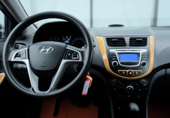 Подержанный автомобиль Hyundai Solaris Sedan 2013 года (10 фото)