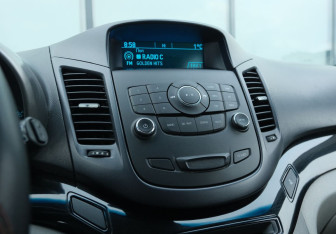 Подержанный автомобиль Chevrolet Orlando 2012 года (12 фото)