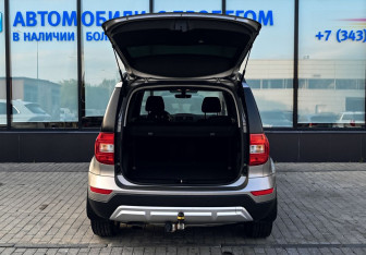 Подержанный автомобиль Skoda Yeti 2017 года (23 фото)