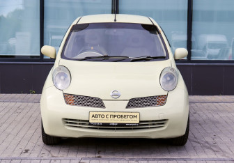 Подержанный автомобиль Nissan March Hatchback 2004 года (9 фото)